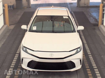 2025 Toyota Camry LE - miniatura 2