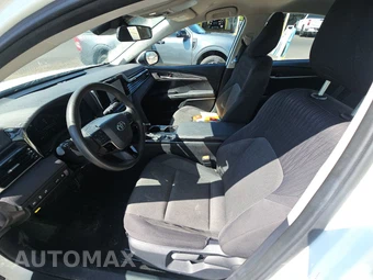 2025 Toyota Camry LE - miniatura 7