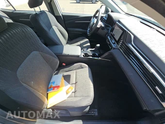 2025 Toyota Camry LE - miniatura 8
