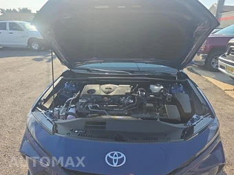 2025 Toyota Camry LE - miniatura 18