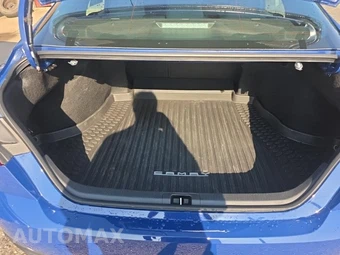 2025 Toyota Camry LE - miniatura 19