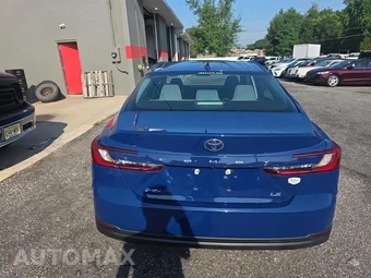 2025 Toyota Camry LE - miniatura 5