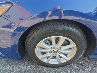 2025 Toyota Camry LE - miniatura 8