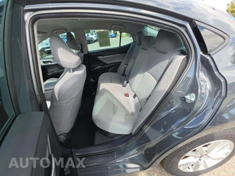 2025 Toyota Camry LE - miniatura 13