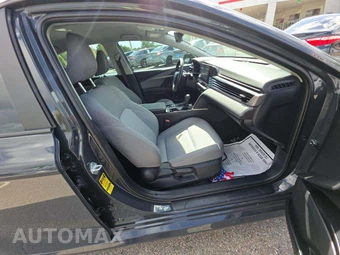 2025 Toyota Camry LE - miniatura 18