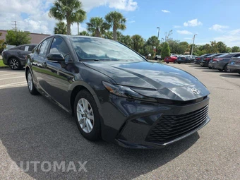 2025 Toyota Camry LE - miniatura 4