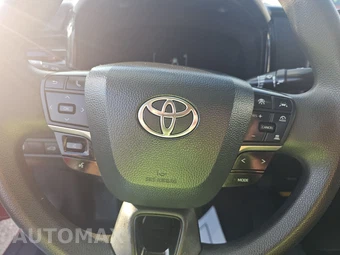 2025 Toyota Camry LE - miniatura 10