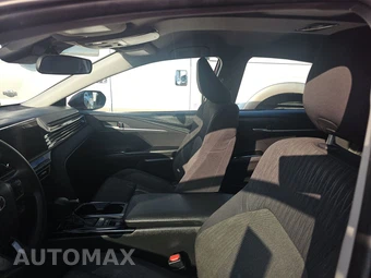 2025 Toyota Camry LE - miniatura 18