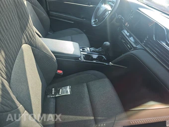 2025 Toyota Camry LE - miniatura 8