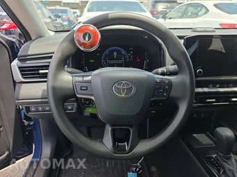 2025 Toyota Camry LE - miniatura 10