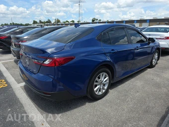 2025 Toyota Camry LE - miniatura 4