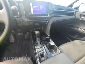 2025 Toyota Camry LE - miniatura 11