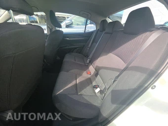 2025 Toyota Camry LE - miniatura 13