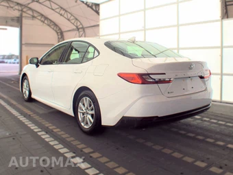 2025 Toyota Camry LE - miniatura 6