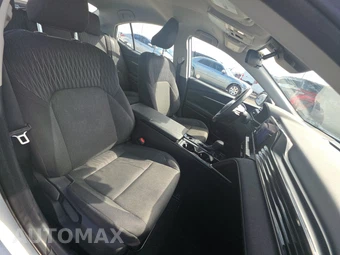 2025 Toyota Camry LE - miniatura 8