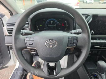 2025 Toyota Camry LE - miniatura 10
