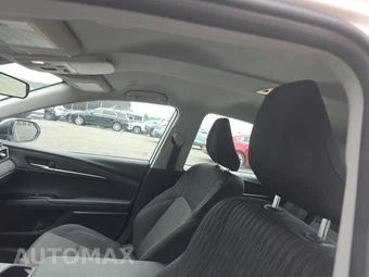 2025 Toyota Camry LE - miniatura 17