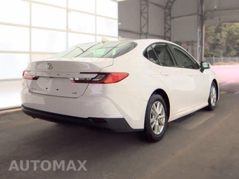 2025 Toyota Camry LE - miniatura 4