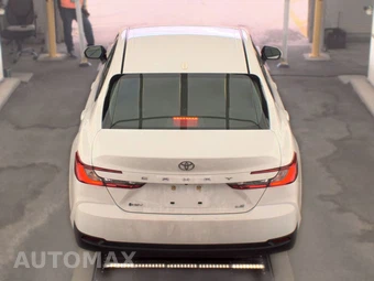 2025 Toyota Camry LE - miniatura 5