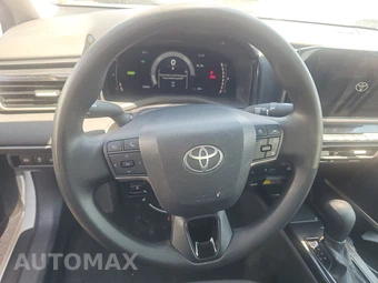 2025 Toyota Camry LE - miniatura 10