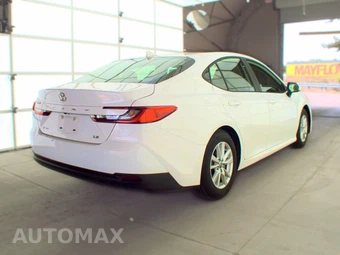 2025 Toyota Camry LE - miniatura 4