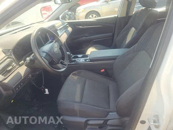 2025 Toyota Camry LE - miniatura 7