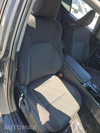 2025 Toyota Camry LE - miniatura 18