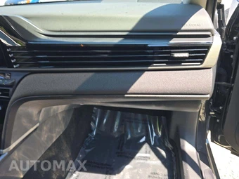 2025 Toyota Camry LE - miniatura 19