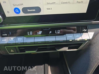 2025 Toyota Camry LE - miniatura 21