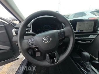 2025 Toyota Camry LE - miniatura 10