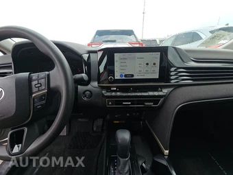 2025 Toyota Camry LE - miniatura 11