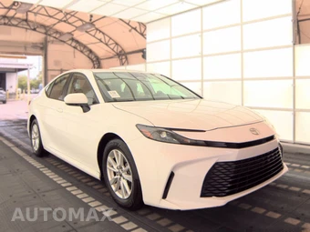 2025 Toyota Camry LE - miniatura 3