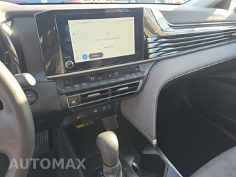 2025 Toyota Camry LE - miniatura 11