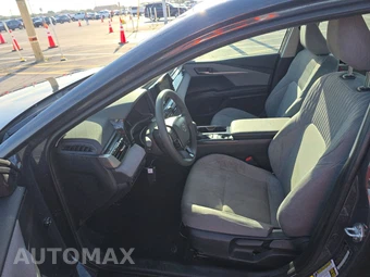 2025 Toyota Camry LE - miniatura 7