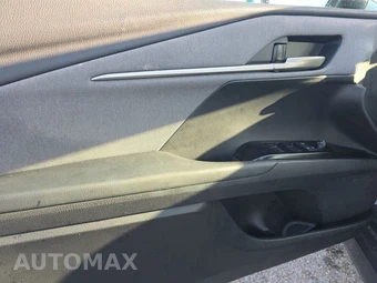 2025 Toyota Camry LE - miniatura 9