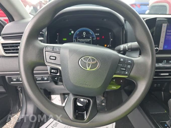 2025 Toyota Camry LE - miniatura 10