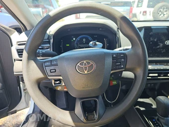 2025 Toyota Camry LE - miniatura 10