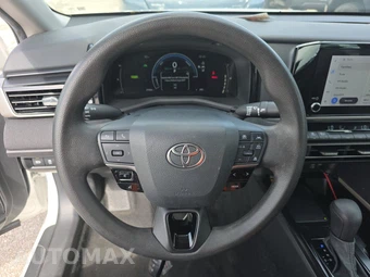 2025 Toyota Camry LE - miniatura 10