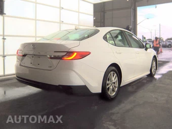 2025 Toyota Camry LE - miniatura 4