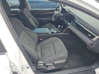 2025 Toyota Camry LE - miniatura 14