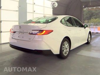 2025 Toyota Camry LE - miniatura 5