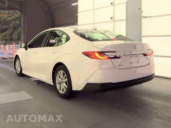 2025 Toyota Camry LE - miniatura 8