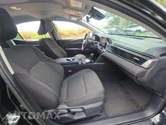 2025 Toyota Camry LE - miniatura 18