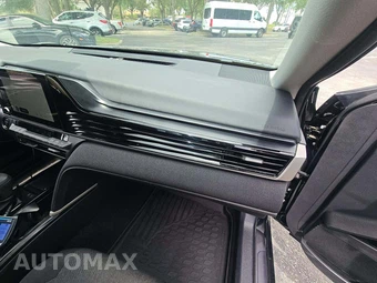 2025 Toyota Camry LE - miniatura 19
