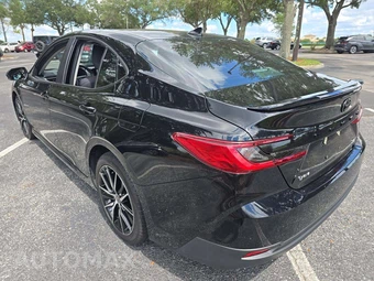 2025 Toyota Camry LE - miniatura 2