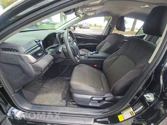 2025 Toyota Camry LE - miniatura 6