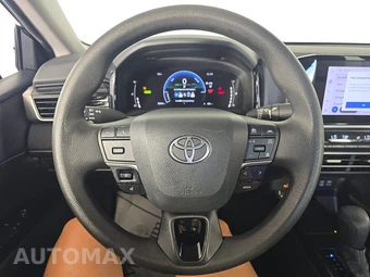 2025 Toyota Camry LE - miniatura 10