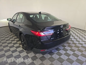 2025 Toyota Camry LE - miniatura 6