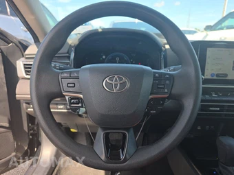 2025 Toyota Camry LE - miniatura 10