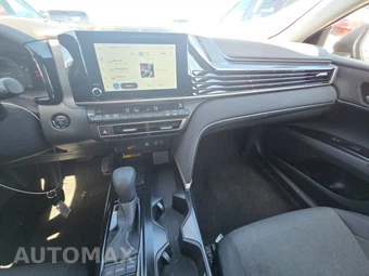 2025 Toyota Camry LE - miniatura 11